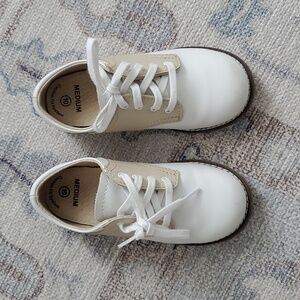 Footmates Baby Girl Tan And White Cheer Saddle Shoes Sz10